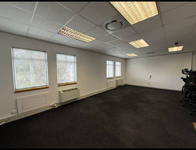 74M² OFFICE TO LET IN CONSTANTIA